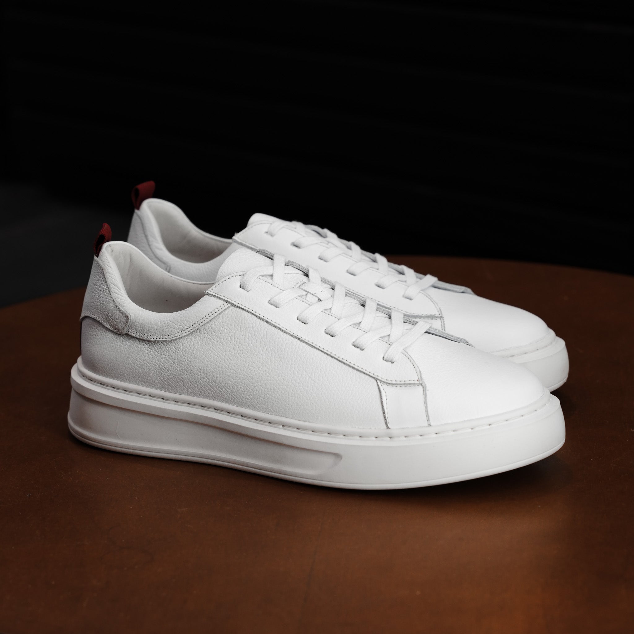Sneaker Branco em couro - Mrsuits
