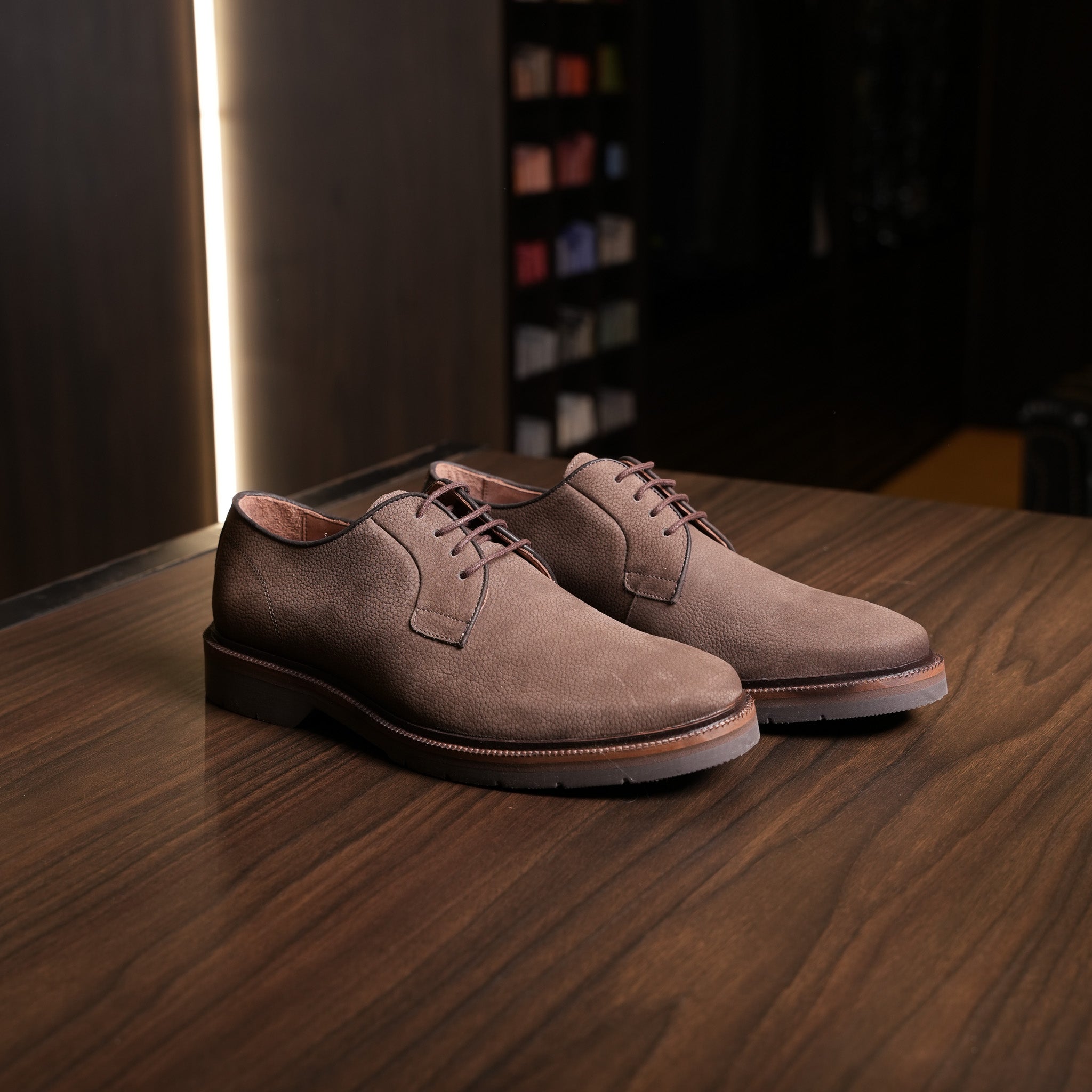 Derby em Nobuck Marrom - Mrsuits